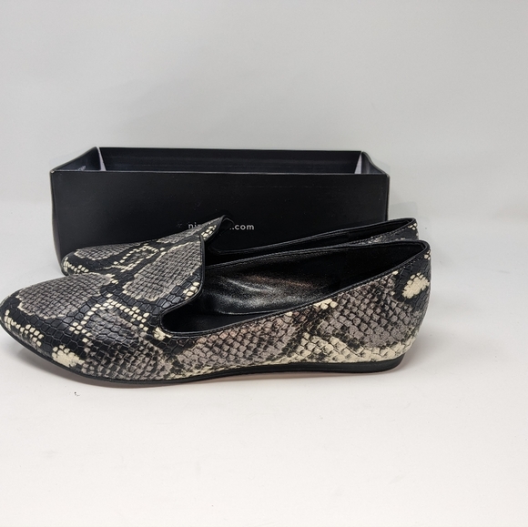 Nine West Hayden3 Flats Gray And White Snakeskin Pattern Size 7.5M Barely Worn - Picture 5 of 11